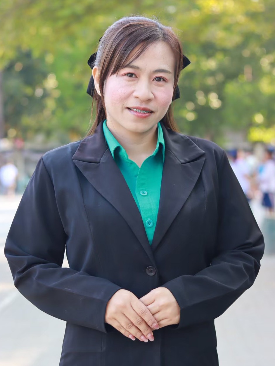 23 นางสาวกาญจนา ถาแก้ว